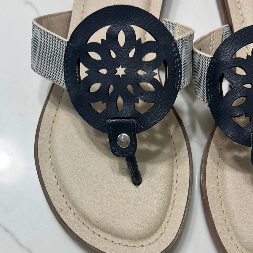 Life Stride Women's Black and Cream Sandals